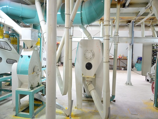 全自動(dòng)<a href=http://m.qimokatong.com/product/6/ target=_blank class=infotextkey>玉米加工設(shè)備</a>